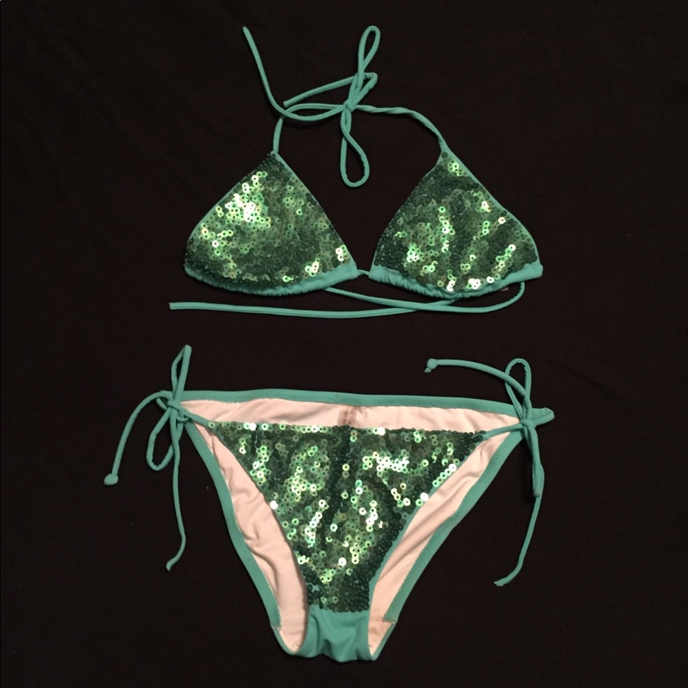 Sexy Victoria’s secret bikini